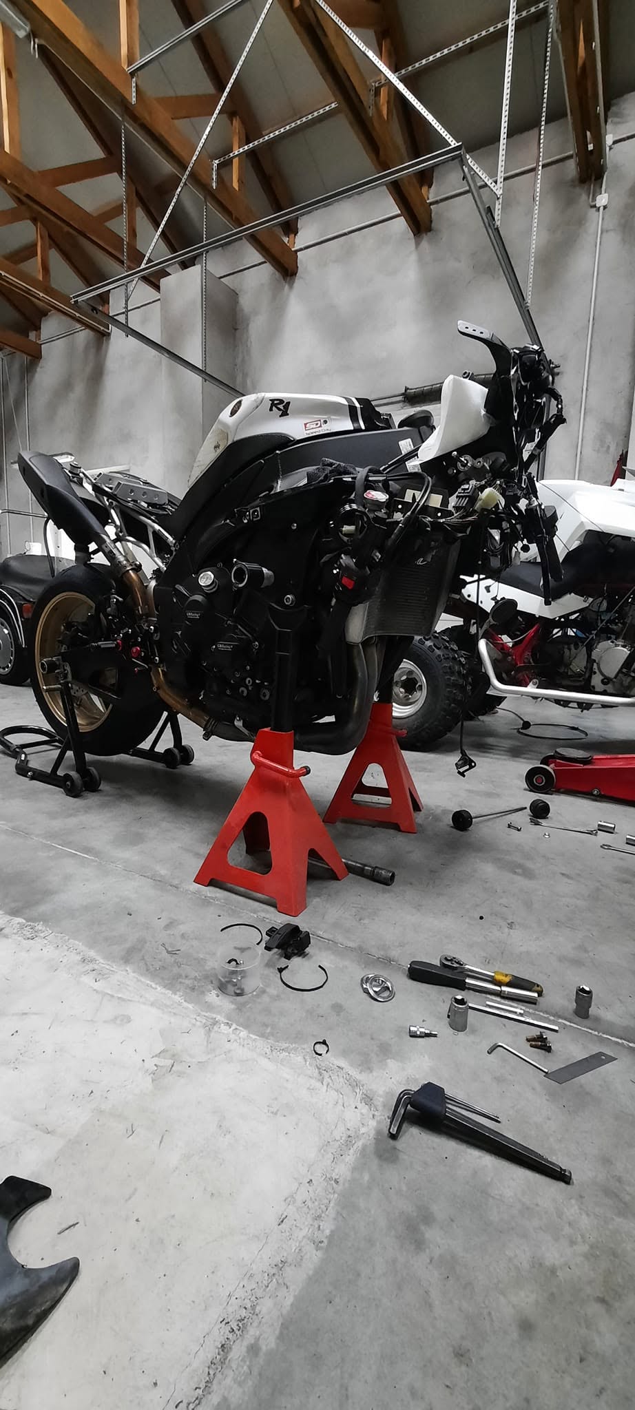 Serwis motocykla sportowego